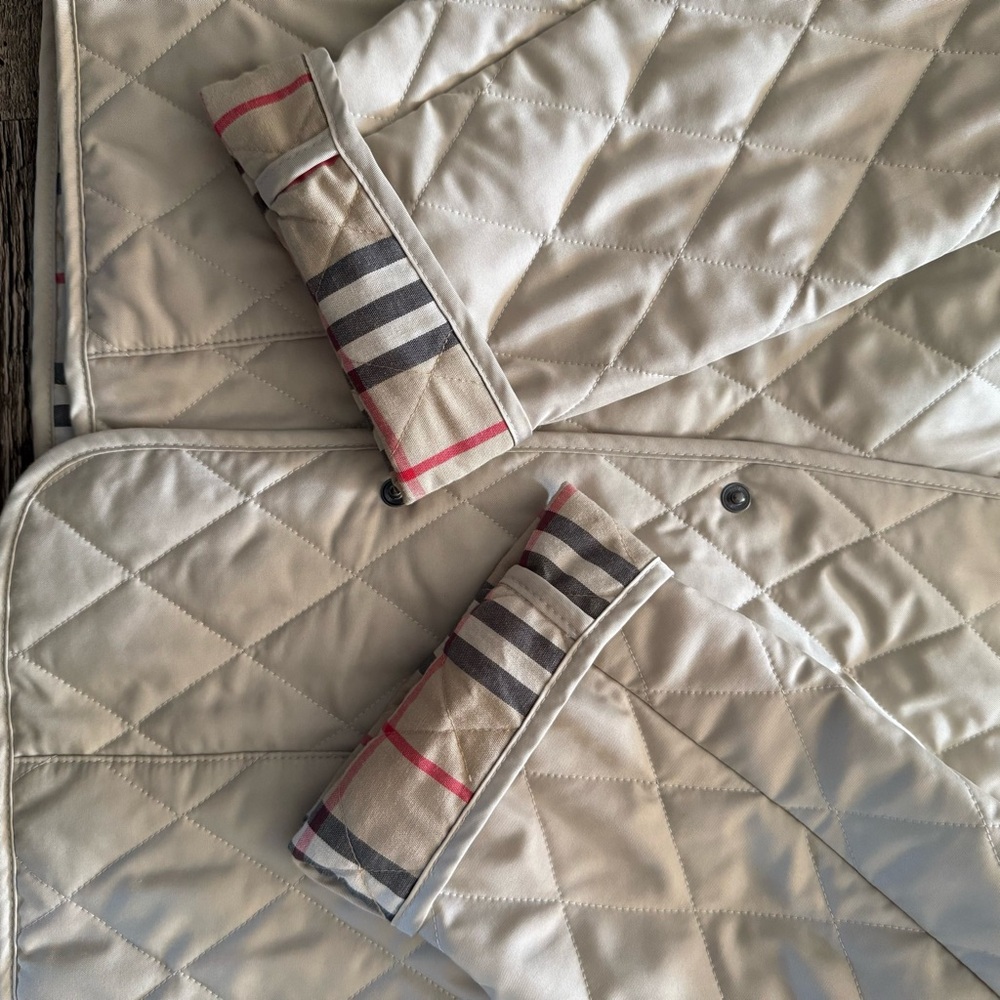 Burberry London Nova Lined Quilted Coat - Medium - Picture 4 of 16